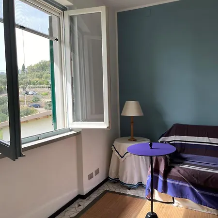 Azzurra, Dom wakacyjny *