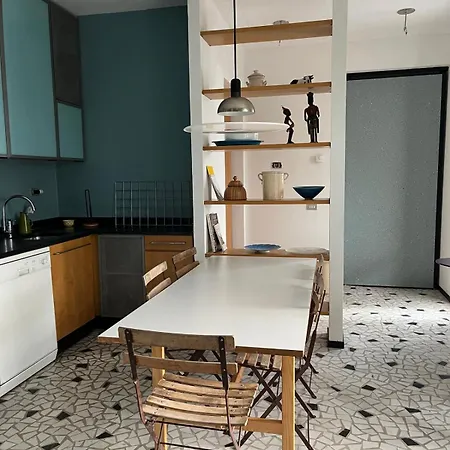 Azzurra, Dom wakacyjny