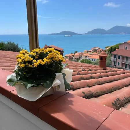 Azzurra, Dom wakacyjny *