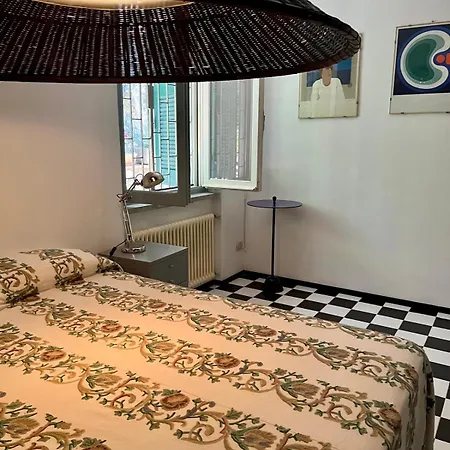 Azzurra, Vakantiehuis *